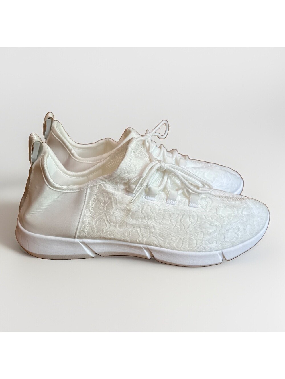 NEW White Embossed Lightweight Minimalist White Sneakers Shoes Mens 12